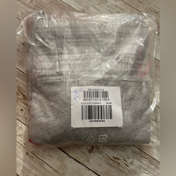 🆕 2-Pack Old Navy Baby Toddler Kids Boys Long-Sleeve T-Shirt Tops Shirts 18-24M - Picture 6 of 12